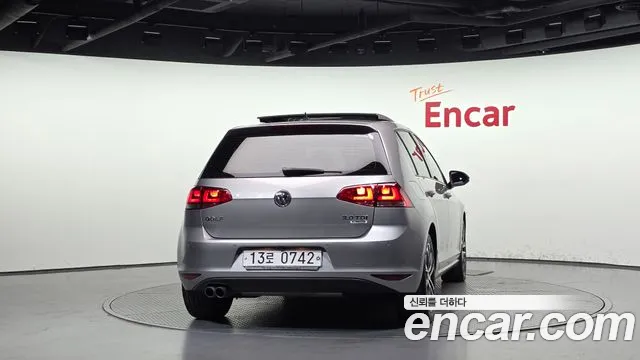 Volkswagen Golf Sportsvan 2016 thumb 4