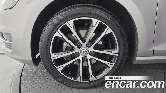 Volkswagen Golf Sportsvan 2016 thumb 5