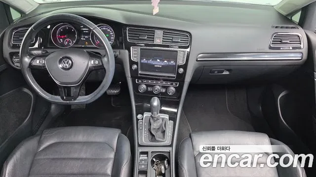 Volkswagen Golf Sportsvan 2016 thumb 7