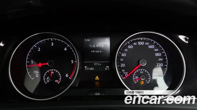 Volkswagen Golf Sportsvan 2016 thumb 8