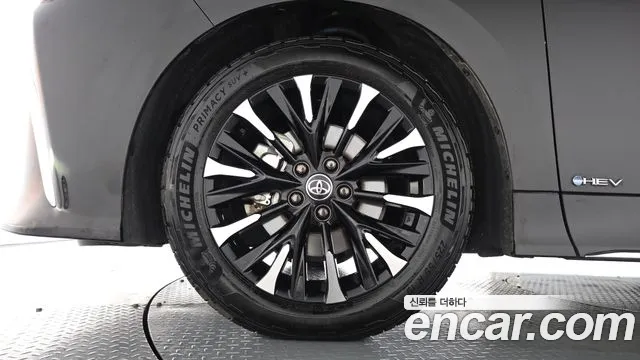 Toyota Alphard 2025 thumb 4
