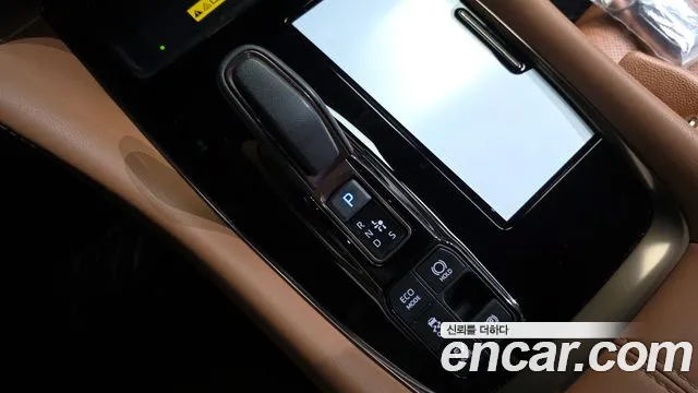 Toyota Alphard 2025 thumb 8