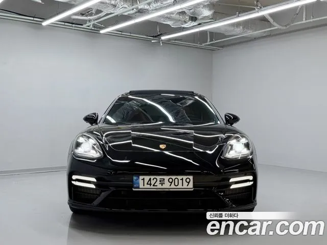Porsche Panamera 2021 thumb 2