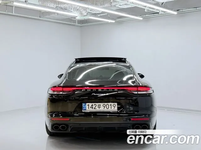 Porsche Panamera 2021 thumb 3
