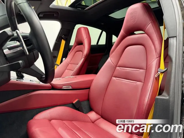 Porsche Panamera 2021 thumb 10