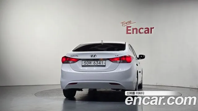 Hyundai Avante 2013 thumb 4