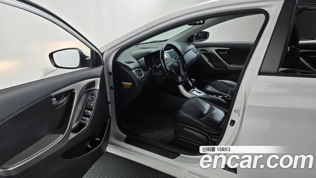 Hyundai Avante 2013 thumb 10