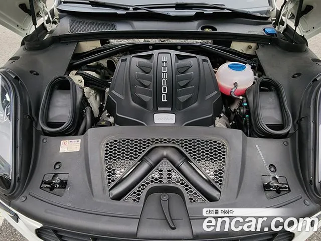Porsche Macan 2015 thumb 6