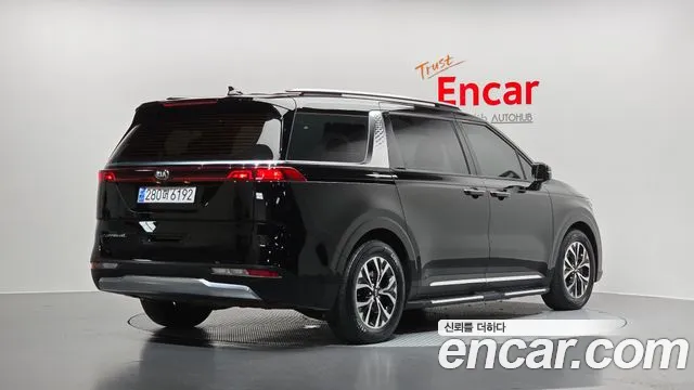 Kia Carnival 2021 thumb 2