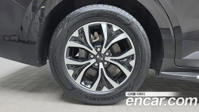 Kia Carnival 2021 thumb 5