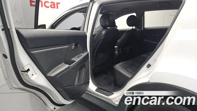 Kia Sportage 2011 thumb 12