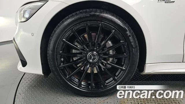 Mercedes-Benz AMG GT 2019 thumb 4