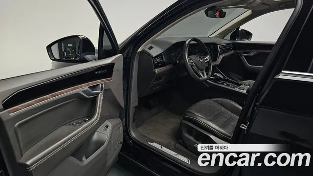 Volkswagen Touareg 2020 thumb 9