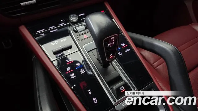 Porsche Cayenne 2020 thumb 9