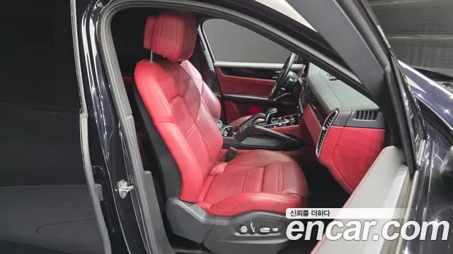Porsche Cayenne 2020 thumb 11