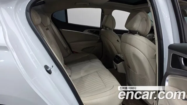 Genesis G70 2021 thumb 11