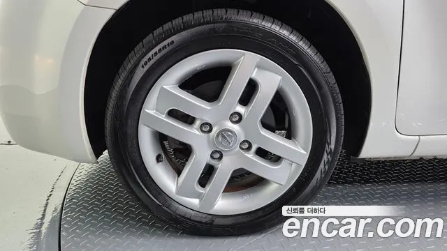 Nissan Cube 2013 thumb 5