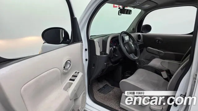 Nissan Cube 2013 thumb 10