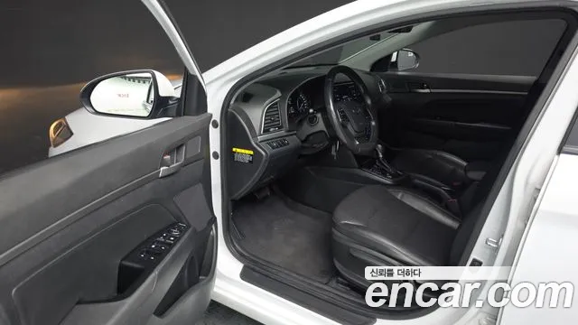 Hyundai Avante 2018 thumb 10