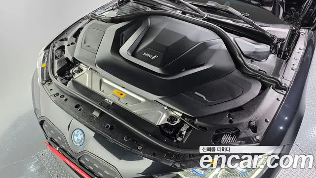 BMW i4 2023 thumb 6