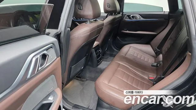 BMW i4 2023 thumb 12