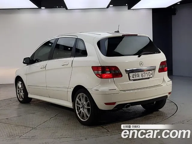 Mercedes-Benz B-Class 2011 thumb 3