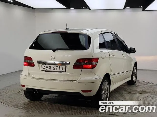 Mercedes-Benz B-Class 2011 thumb 4