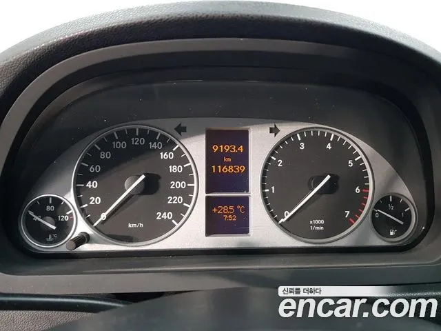 Mercedes-Benz B-Class 2011 thumb 6