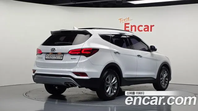 Hyundai Santa Fe 2016 thumb 2