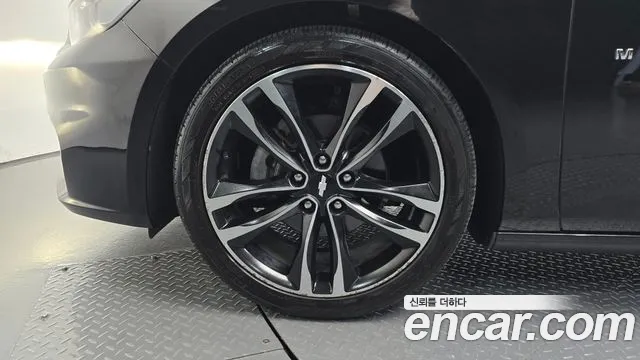 ChevroletGMDaewoo Malibu 2017 thumb 4