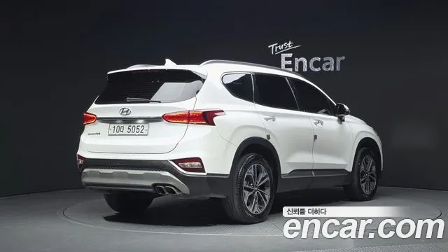 Hyundai Santa Fe 2018 thumb 2