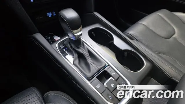 Hyundai Santa Fe 2018 thumb 9