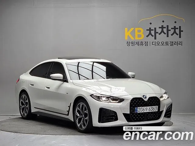 BMW 4-Series 2024 thumb 5