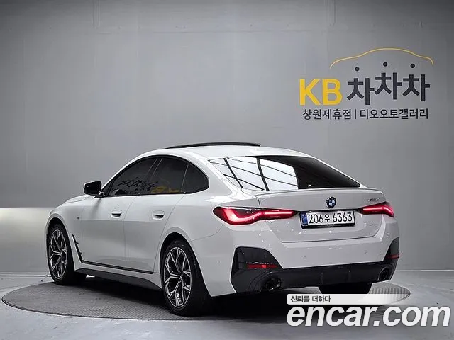 BMW 4-Series 2024 thumb 6