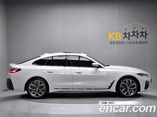 BMW 4-Series 2024 thumb 7