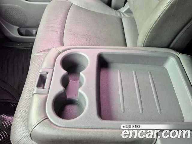 Hyundai Starex 2015 thumb 10