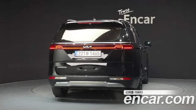 Kia Carnival 2023 thumb 4