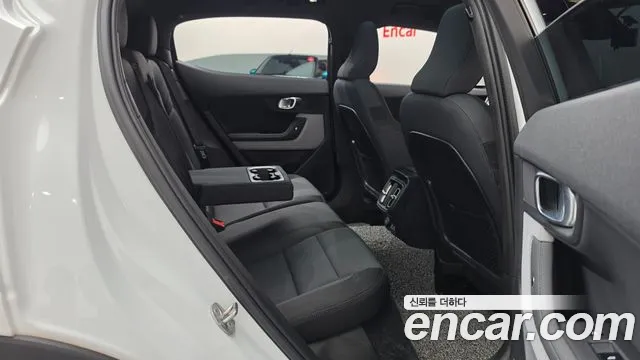 Polestar 2 2022 thumb 11