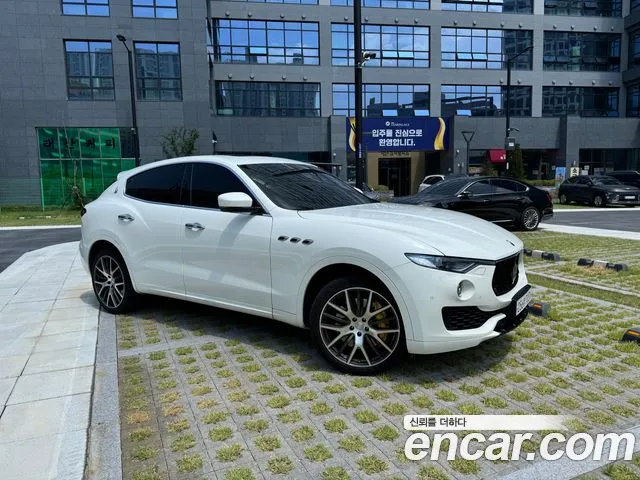 Maserati Levante 2017 thumb 7