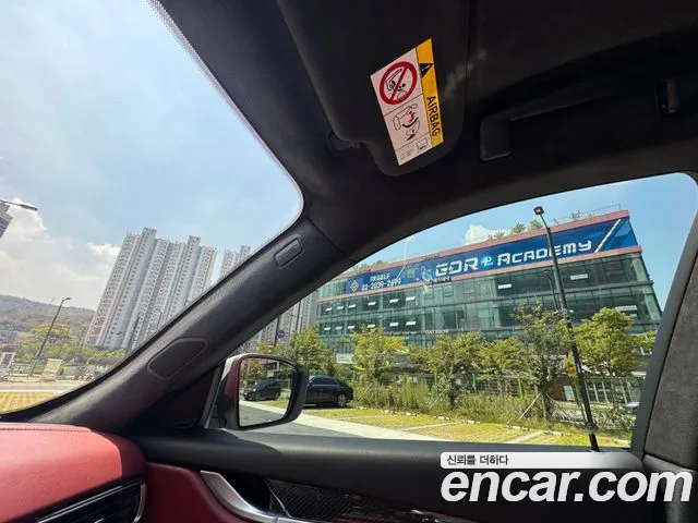 Maserati Levante 2017 thumb 9