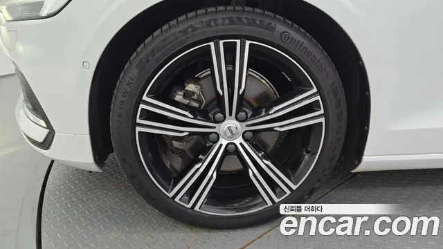 Volvo S60 2020 thumb 5