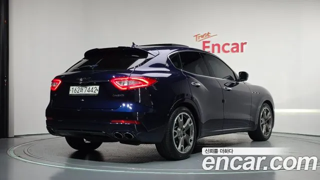 Maserati Levante 2017 thumb 2