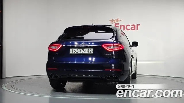 Maserati Levante 2017 thumb 4
