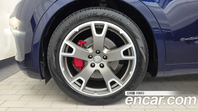 Maserati Levante 2017 thumb 5
