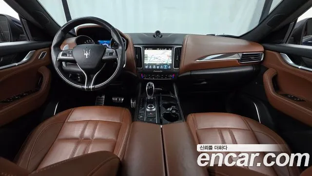 Maserati Levante 2017 thumb 7