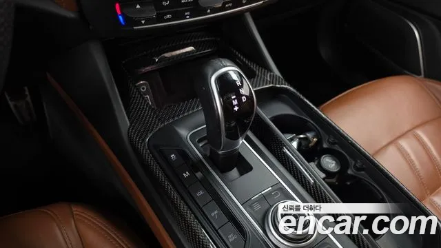 Maserati Levante 2017 thumb 9