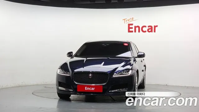 Jaguar XF 2018 thumb 3