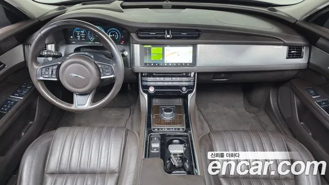 Jaguar XF 2018 thumb 7