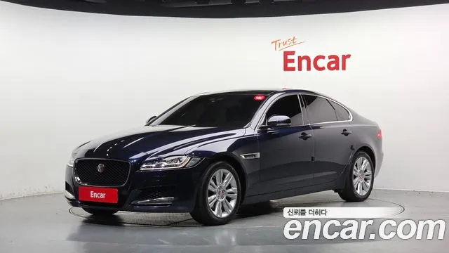 Jaguar XF 2018 thumb 11