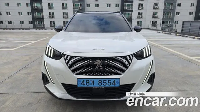 Peugeot 2008 2023 thumb 2
